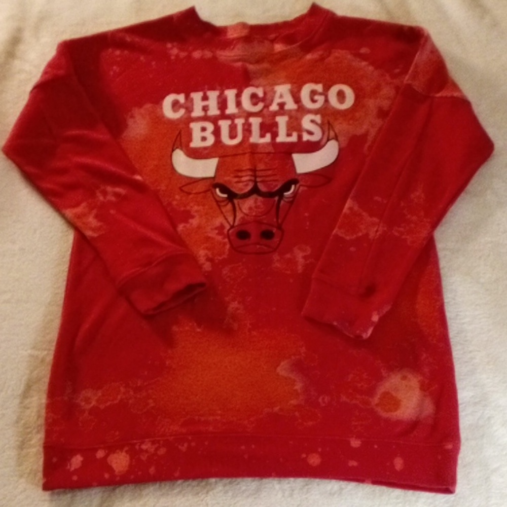 NBA CHICAGO BULLS SWEATSHIRT SIZE X-SMALL